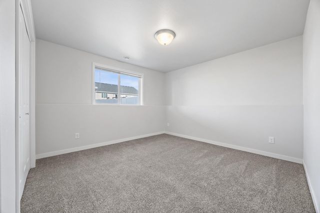 5891 59th Avenue S, Fargo, ND 58104