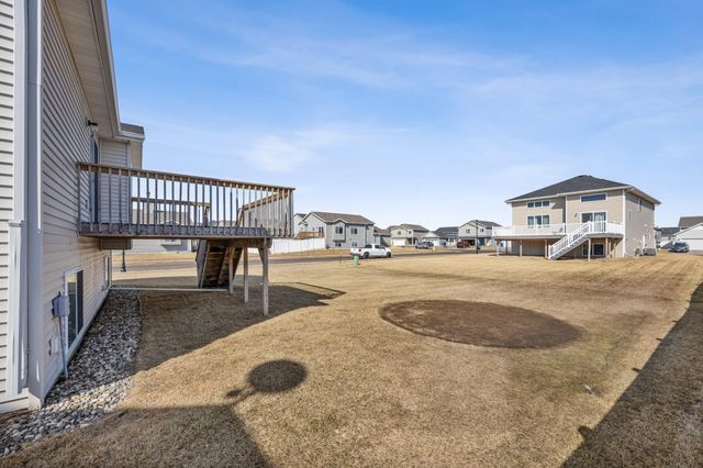 5891 59th Avenue S, Fargo, ND 58104