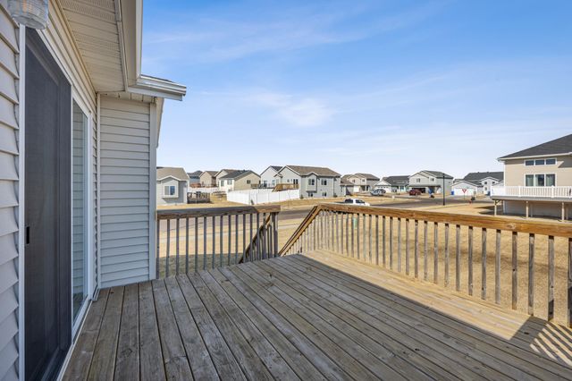 5891 59th Avenue S, Fargo, ND 58104