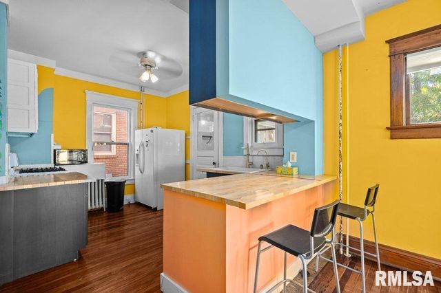 2105 15TH Street, Moline, IL 61265