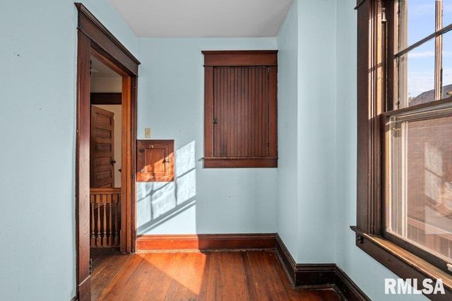 2105 15TH Street, Moline, IL 61265