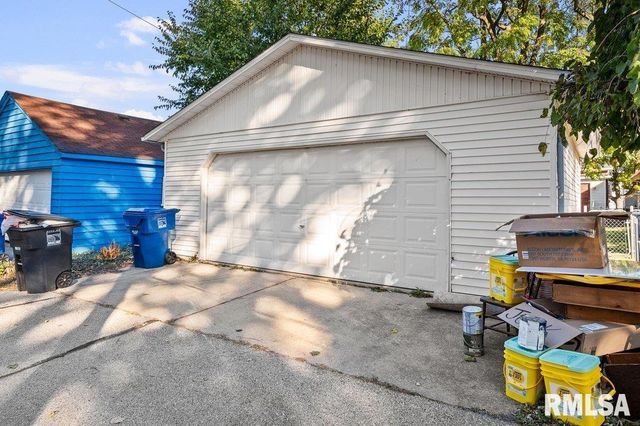 2105 15TH Street, Moline, IL 61265