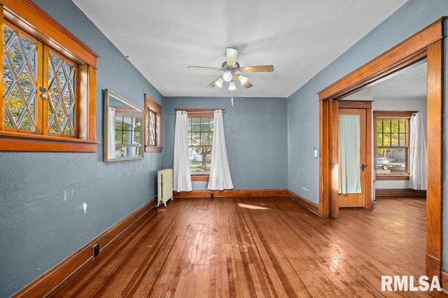 2105 15TH Street, Moline, IL 61265