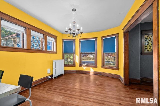 2105 15TH Street, Moline, IL 61265