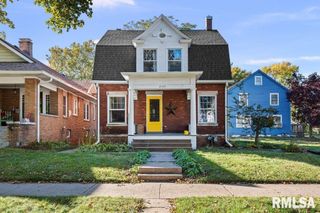 2105 15TH Street, Moline, IL 61265