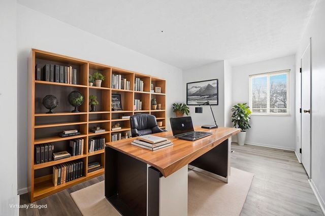 5258 Captains Court, E, Columbus, OH 43220