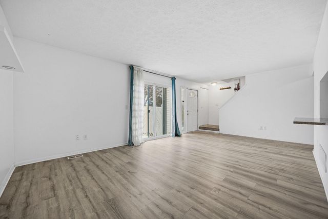 5258 Captains Court, E, Columbus, OH 43220