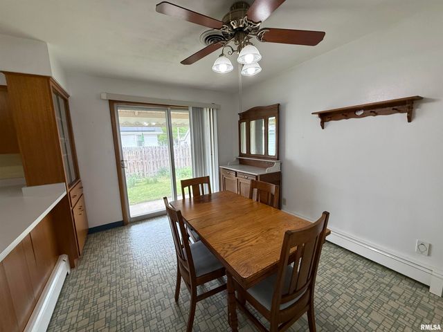 1105 S 6TH Street, Pekin, IL 61554