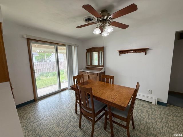 1105 S 6TH Street, Pekin, IL 61554