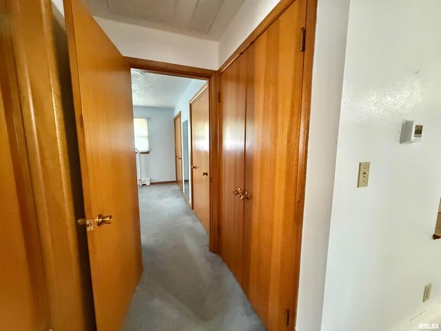 1105 S 6TH Street, Pekin, IL 61554