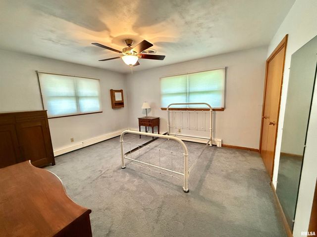 1105 S 6TH Street, Pekin, IL 61554
