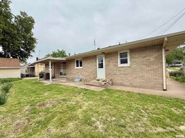 1105 S 6TH Street, Pekin, IL 61554