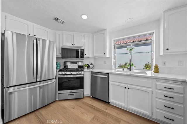 40415 Via Francisco, Murrieta, CA 92562