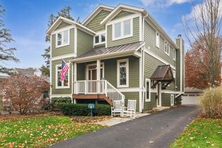 721 Meadow Lane, Libertyville, IL 60048