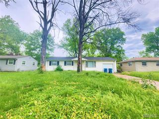 1437 Farmview Avenue, St Louis, MO 63138