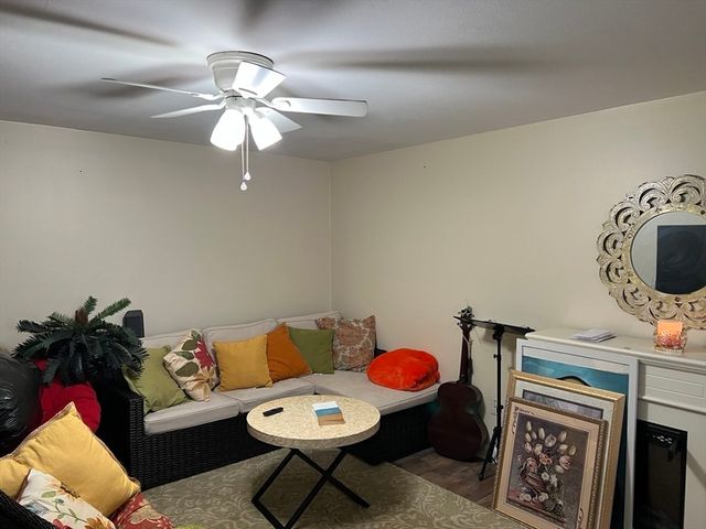 3 Pailet Dr 7, Chelmsford, MA 01863