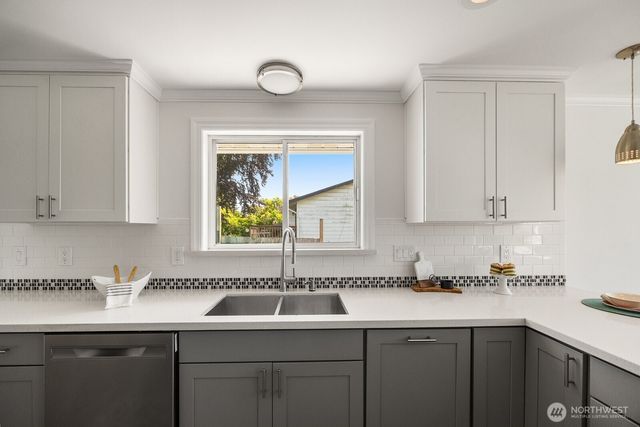 8132 208th Place SW, Edmonds, WA 98026