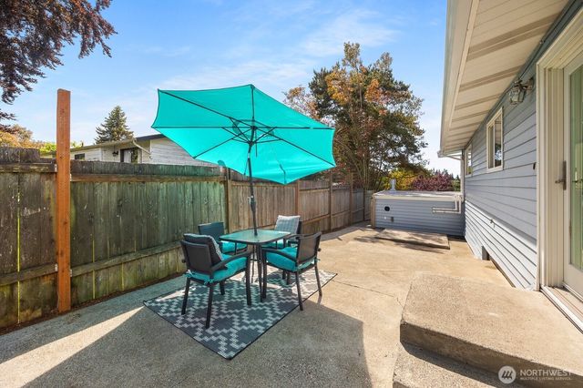 8132 208th Place SW, Edmonds, WA 98026