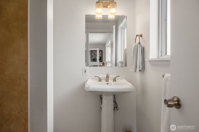 8132 208th Place SW, Edmonds, WA 98026