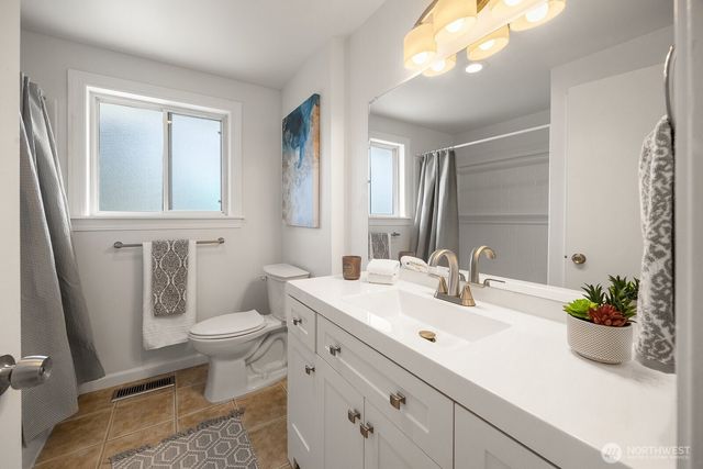8132 208th Place SW, Edmonds, WA 98026