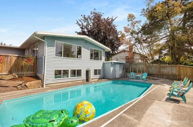 8132 208th Place SW, Edmonds, WA 98026