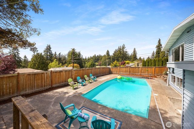 8132 208th Place SW, Edmonds, WA 98026