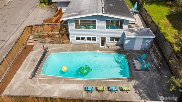8132 208th Place SW, Edmonds, WA 98026