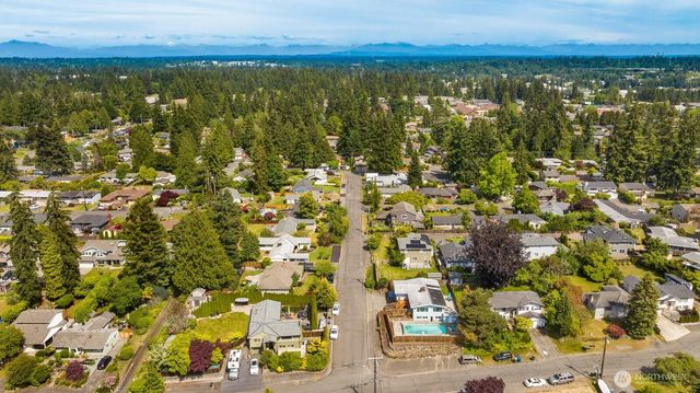 8132 208th Place SW, Edmonds, WA 98026