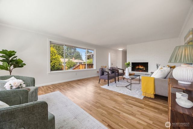 8132 208th Place SW, Edmonds, WA 98026