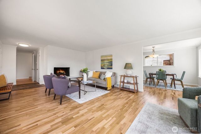 8132 208th Place SW, Edmonds, WA 98026