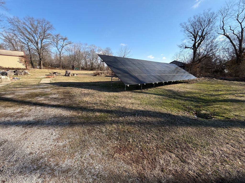 Image 3 of property listing at 509 W Main Street, Walnut Hill, IL 62893