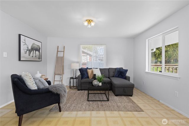 39201 Orville Road E, Eatonville, WA 98328