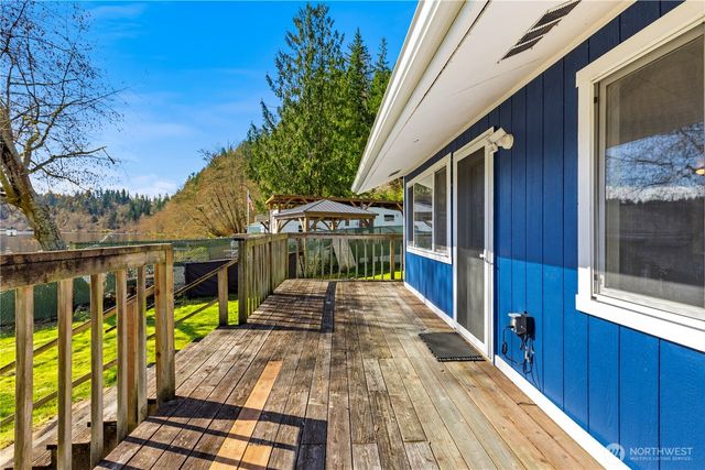 39201 Orville Road E, Eatonville, WA 98328