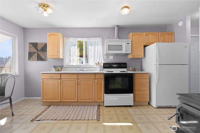 39201 Orville Road E, Eatonville, WA 98328