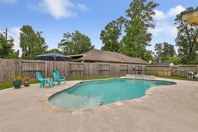 735 Broad Ripple Drive, Houston, TX 77336