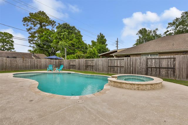 735 Broad Ripple Drive, Houston, TX 77336