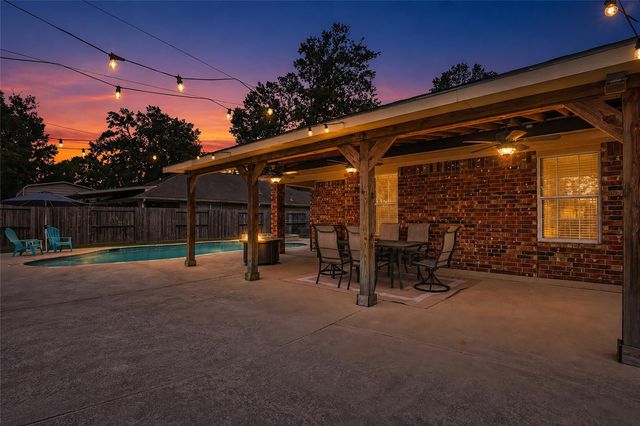 735 Broad Ripple Drive, Houston, TX 77336