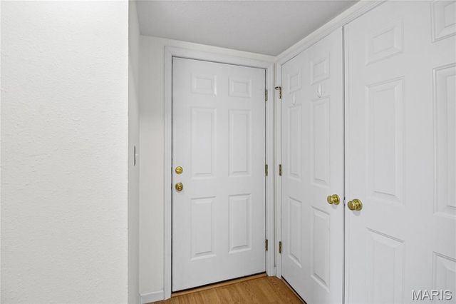 1984 Green Glen Drive 301, Kirkwood, MO 63122