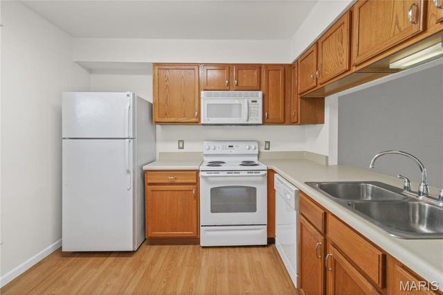 1984 Green Glen Drive 301, Kirkwood, MO 63122