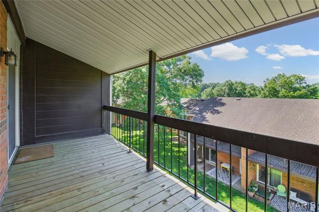1984 Green Glen Drive 301, Kirkwood, MO 63122