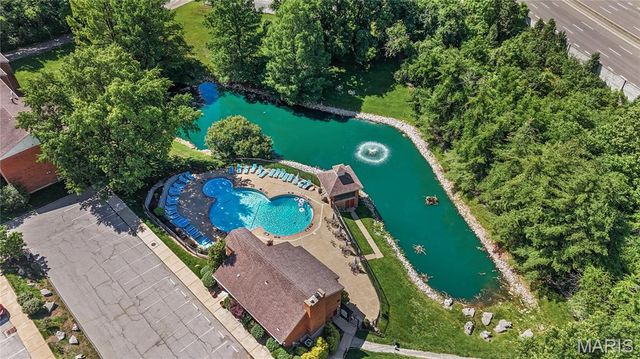 1984 Green Glen Drive 301, Kirkwood, MO 63122