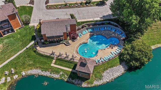 1984 Green Glen Drive 301, Kirkwood, MO 63122