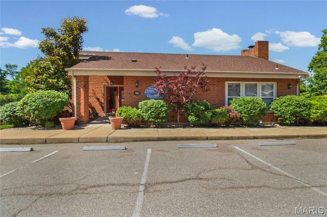 1984 Green Glen Drive 301, Kirkwood, MO 63122