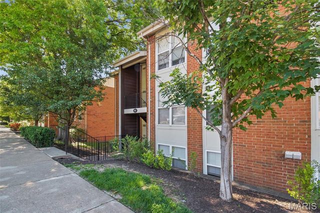 1984 Green Glen Drive 301, Kirkwood, MO 63122