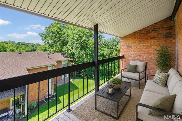 1984 Green Glen Drive 301, Kirkwood, MO 63122