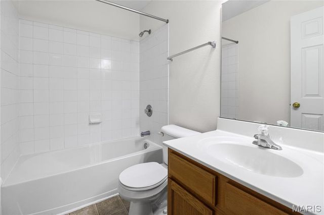 1984 Green Glen Drive 301, Kirkwood, MO 63122