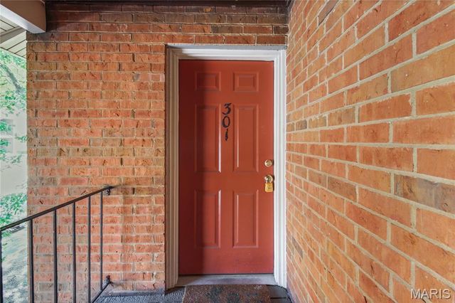 1984 Green Glen Drive 301, Kirkwood, MO 63122