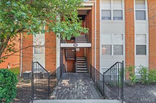 1984 Green Glen Drive 301, Kirkwood, MO 63122