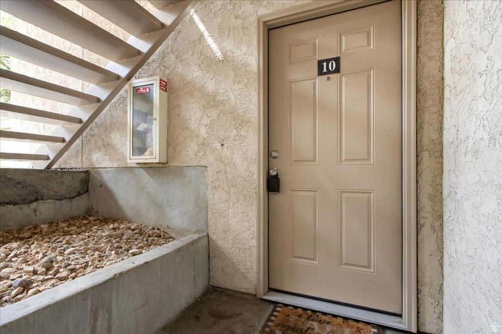 945 E CREEK HILL LN #10, Midvale, UT 84047 — photo 4