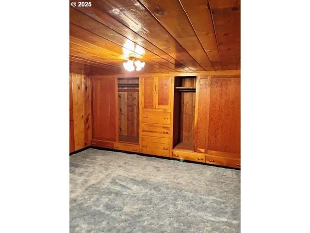 913 Nw ELLIS Ave, Pendleton, OR 97801